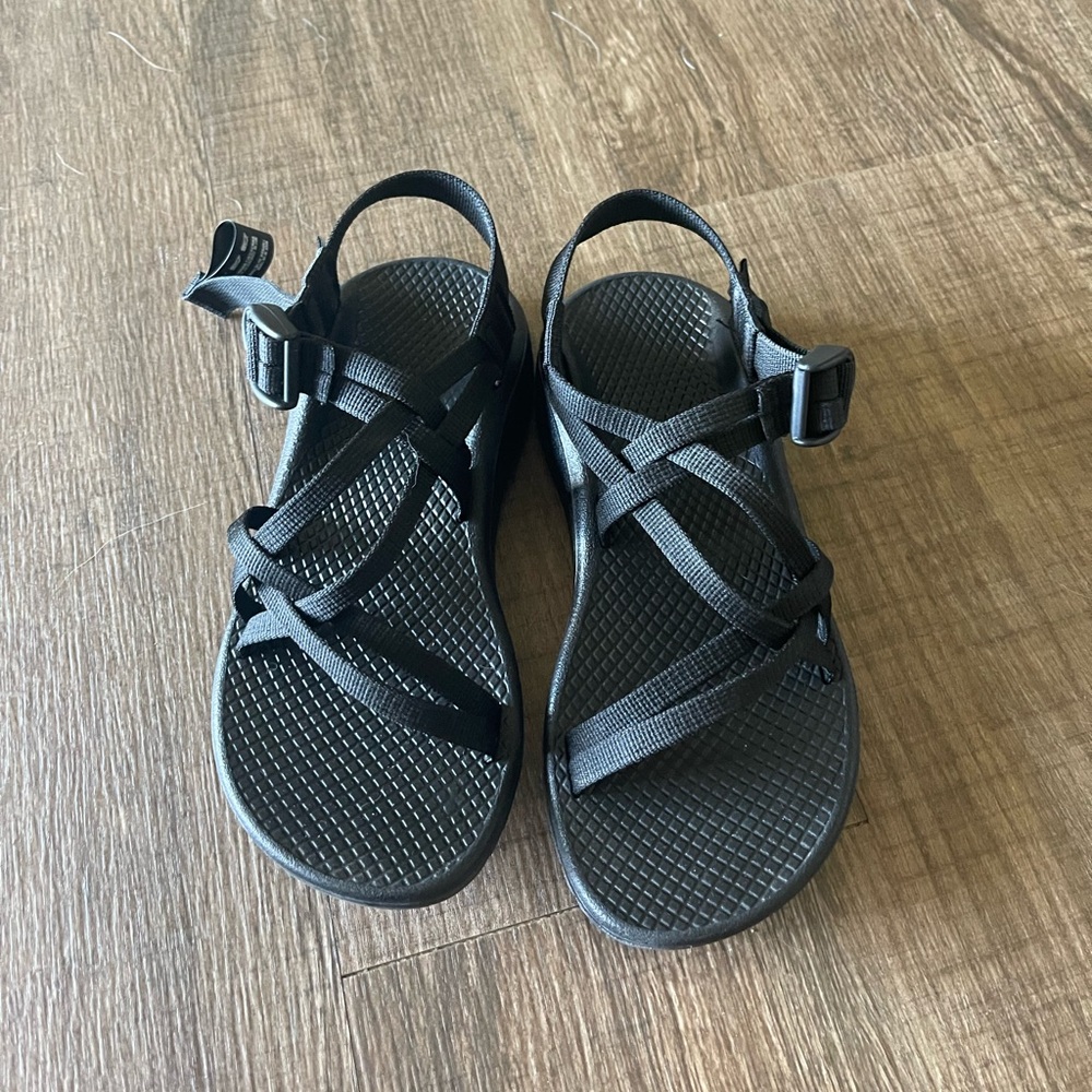 Women’s black Chacos two strap